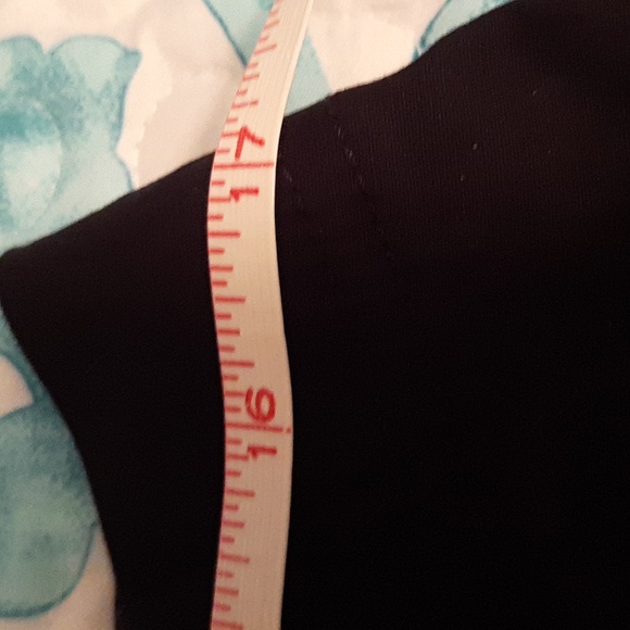 NWT Chico's capris - Picture 10 of 11